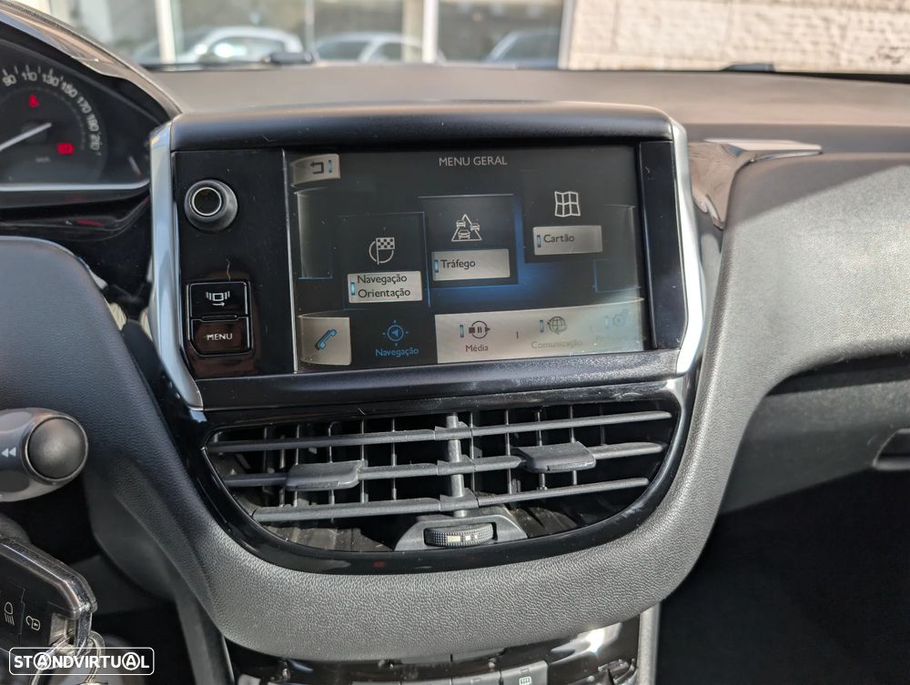 Peugeot 208 1.4 HDi Allure - 16