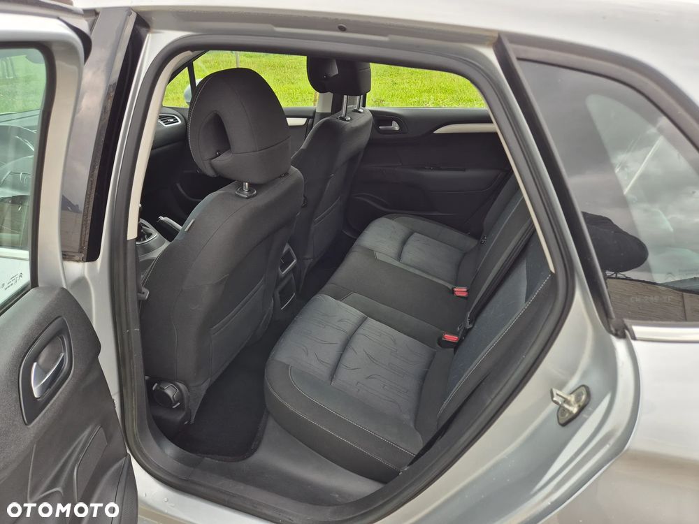 Citroën C4 HDi 90 Attraction - 8