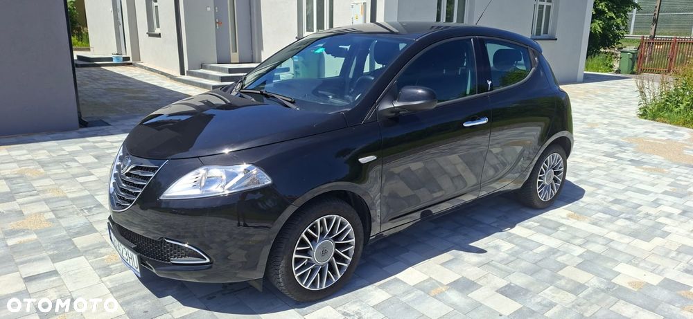 Lancia Ypsilon Y 1.2 8v Silver - 2