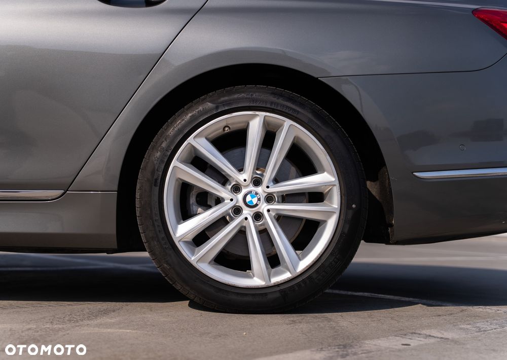 BMW Seria 7 - 12