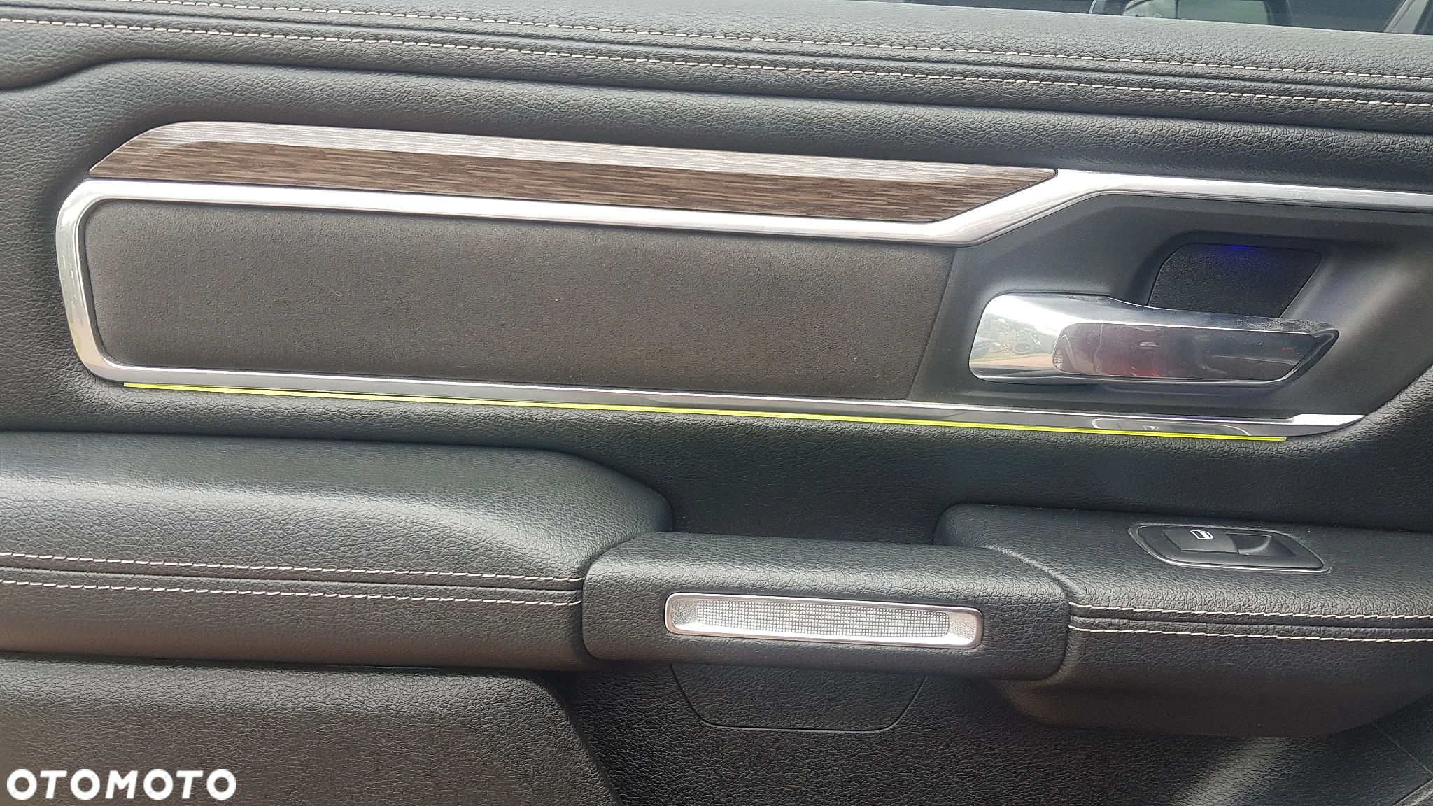 RAM 1500 Crew Cab Laramie - 22
