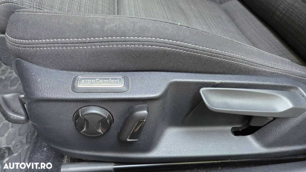 Volkswagen Passat 2.0 TDI DSG Comfortline - 16