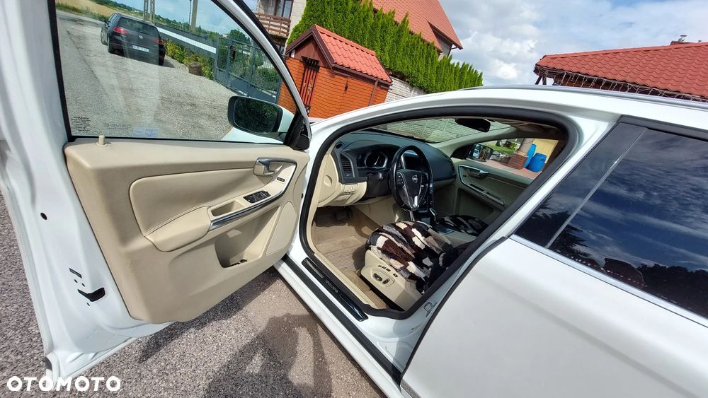 Volvo XC 60 T5 Drive-E Momentum - 10