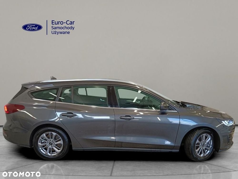 Ford Focus 2022 photo 2