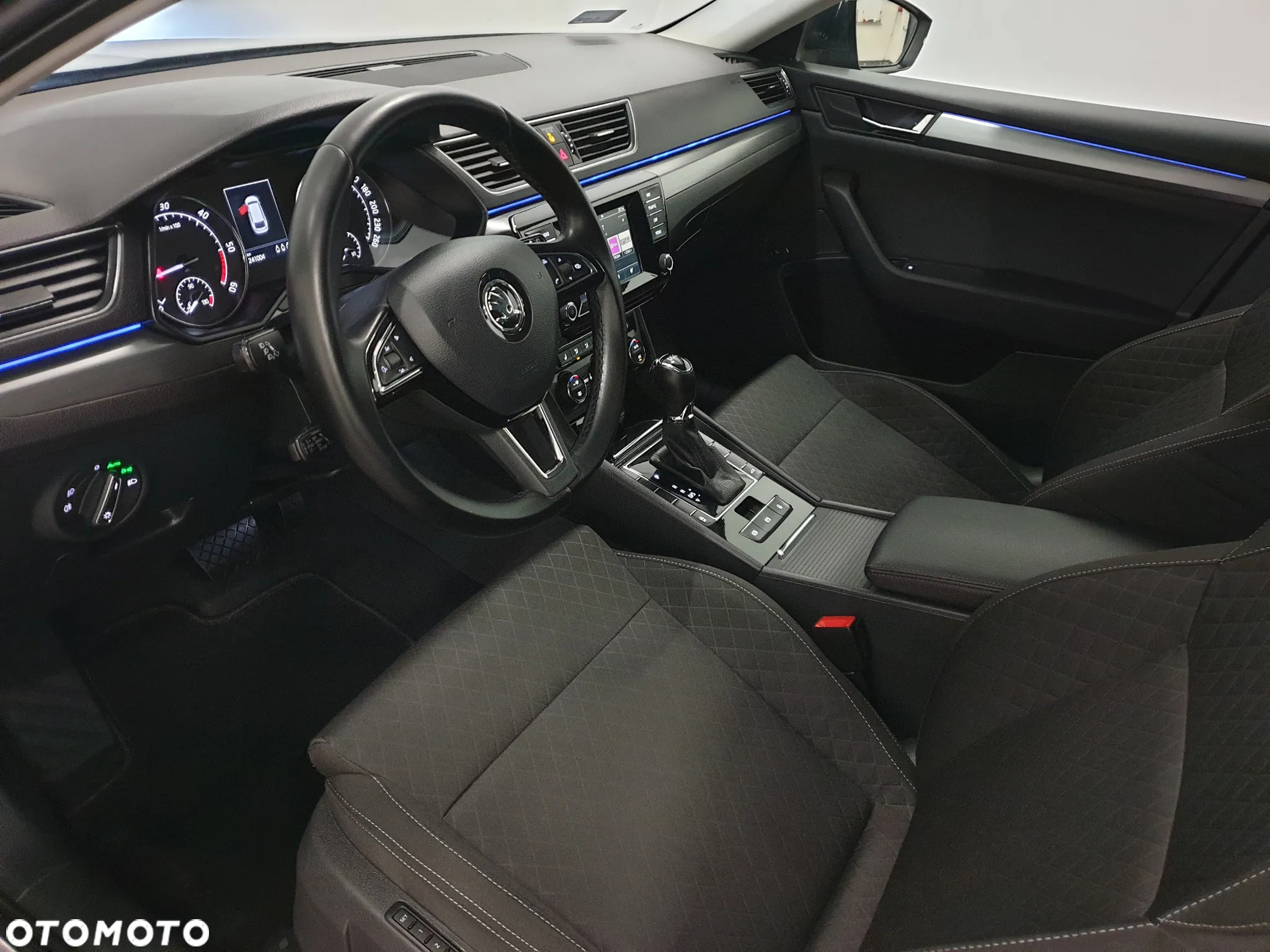 Skoda Superb 2.0 TDI Sportline DSG - 39
