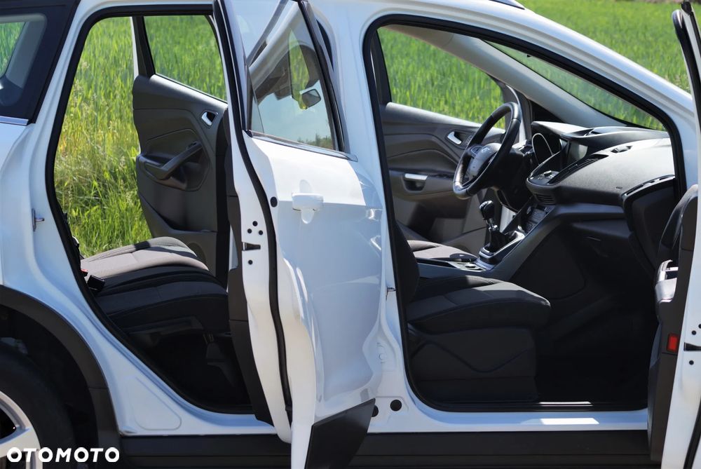 Ford Kuga - 28