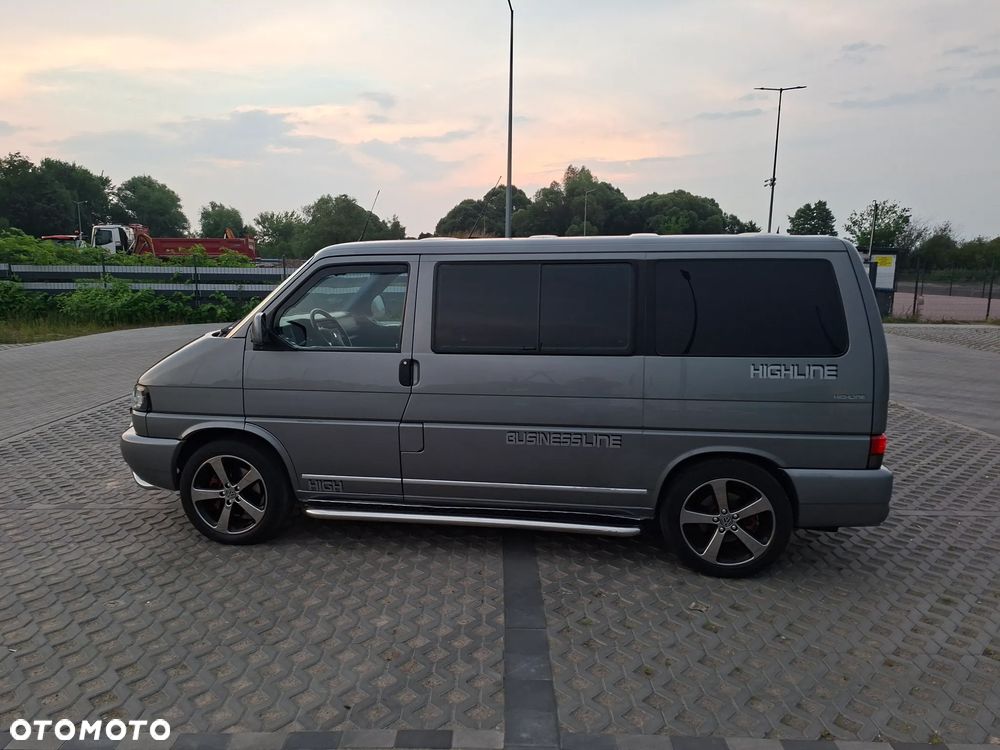 Volkswagen Caravelle - 6