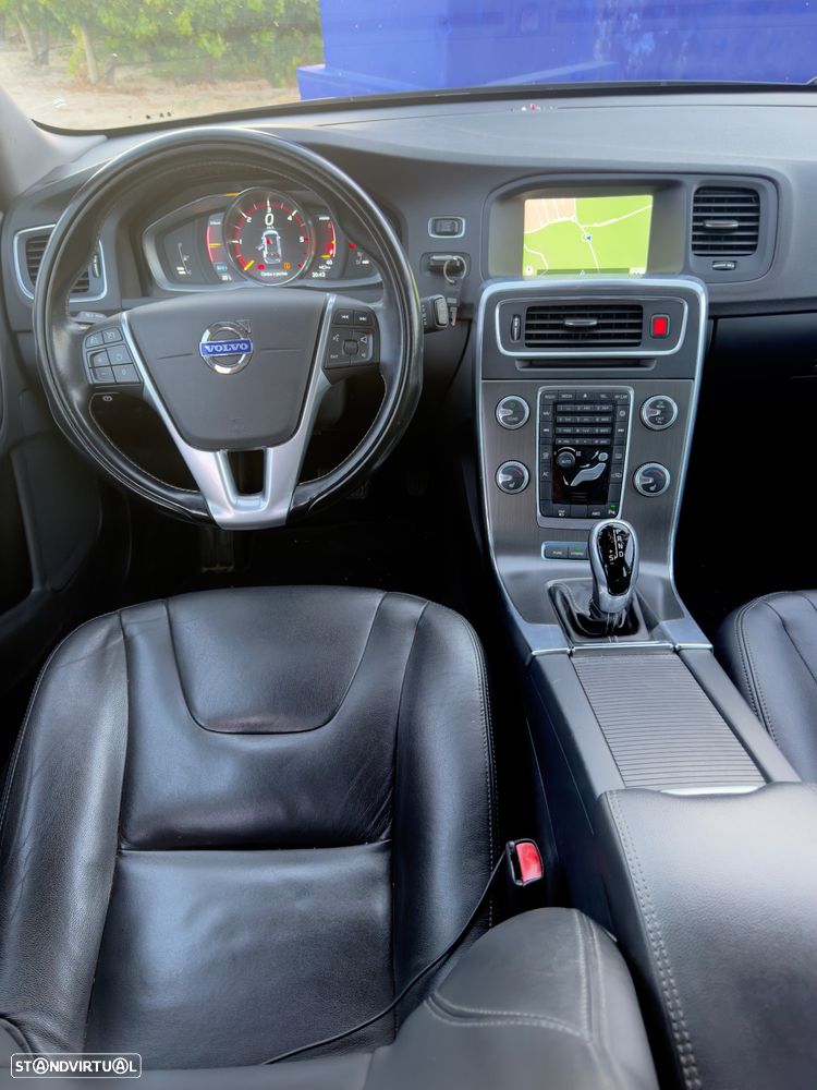 Volvo V60 D6 Plug-In-Hybrid AWD Geartronic Summum - 6