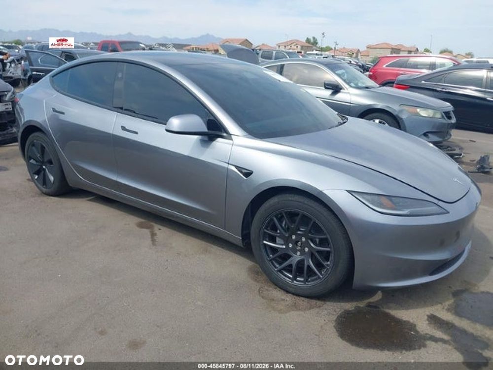 Tesla Model 3 - 7