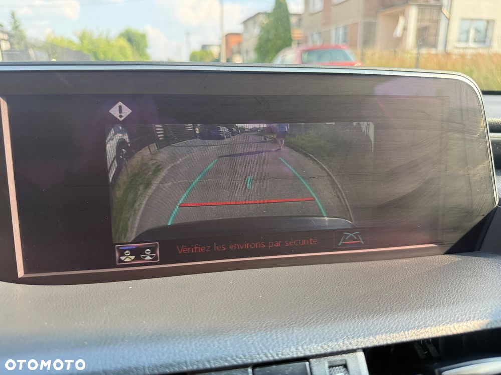 Lexus ES 300h Business Edition + - 38