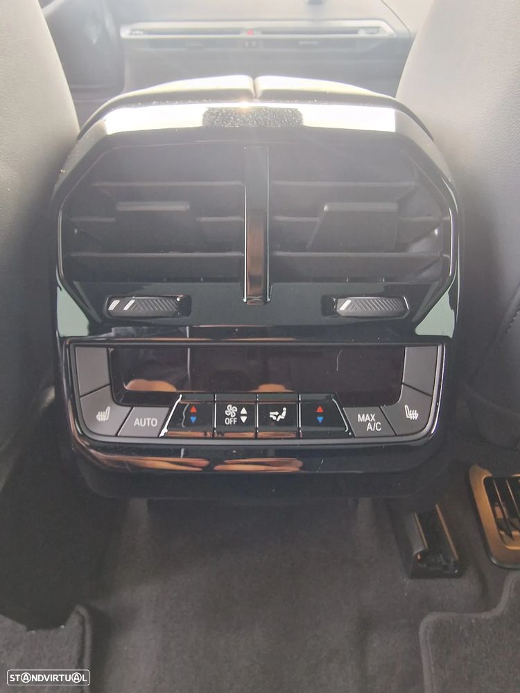 BMW iX xDrive45 - 43