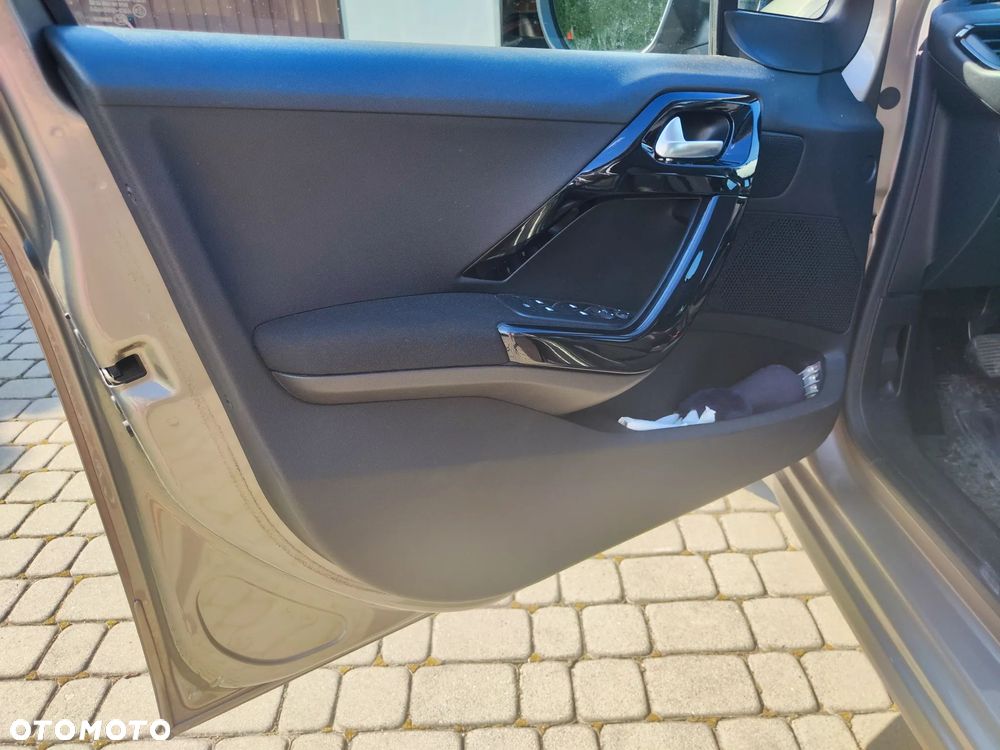 Peugeot 208 1.2 PureTech Active - 11