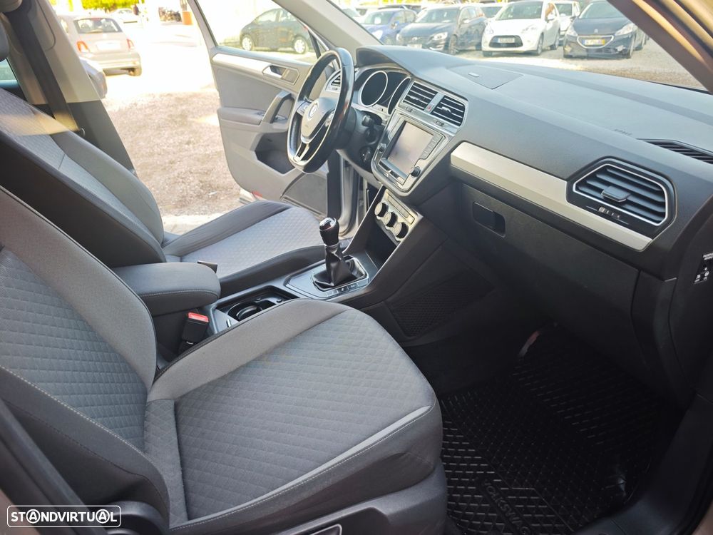 VW Tiguan 2.0 TDI Confortline - 12