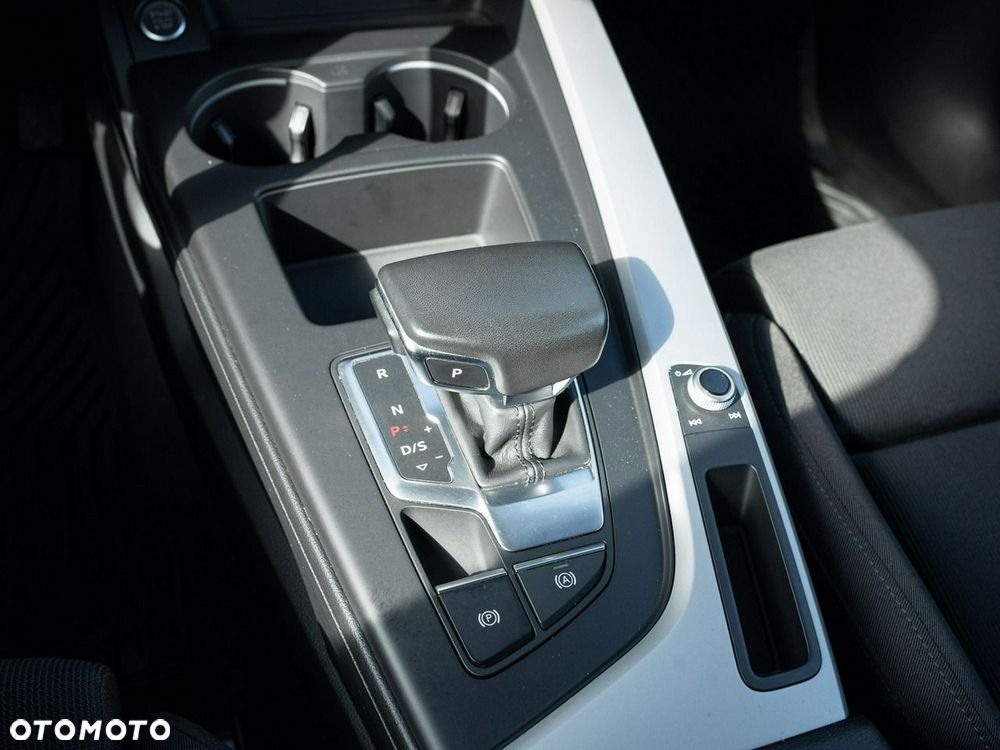Audi A4 Avant 35 TDI mHEV S tronic - 17