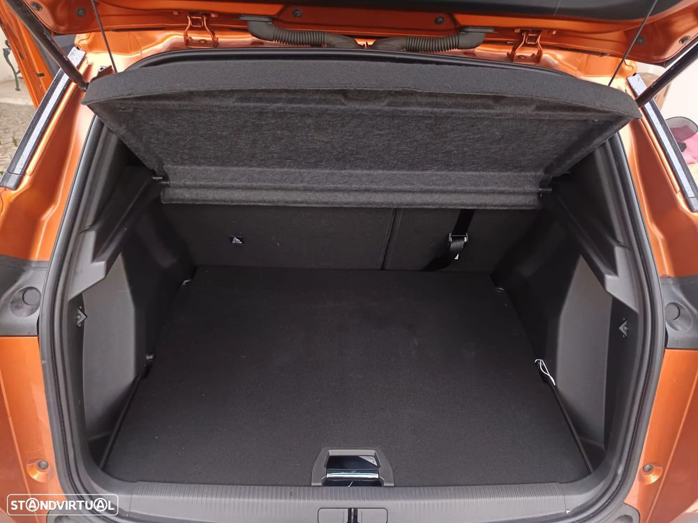 Peugeot 2008 1.2 PureTech Allure EAT8 - 7