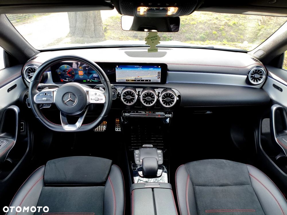 Mercedes-Benz CLA 250 E AMG Line 8G-DCT - 30