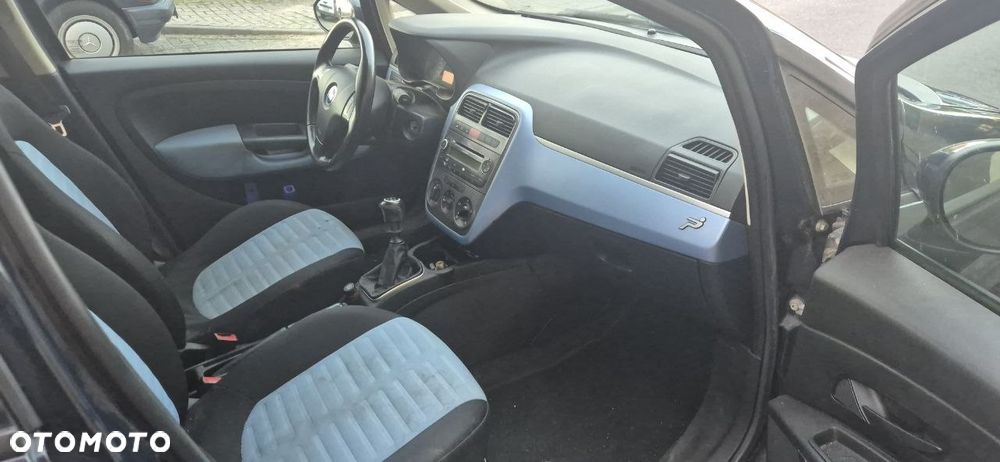 Fiat Punto 1.4 16V Dynamic - 6