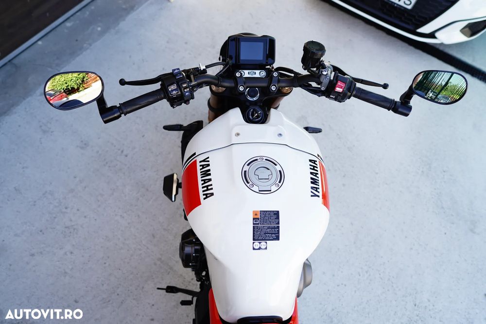 Yamaha XSR 900 - 6