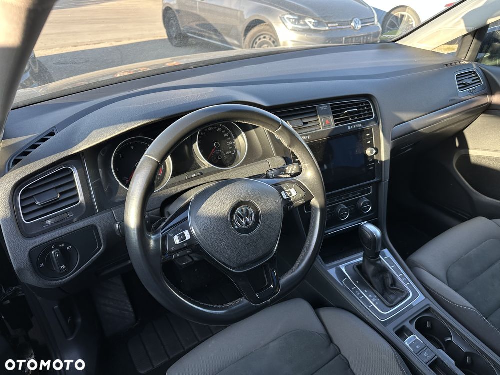Volkswagen Golf 2.0 TDI SCR DSG Comfortline - 9