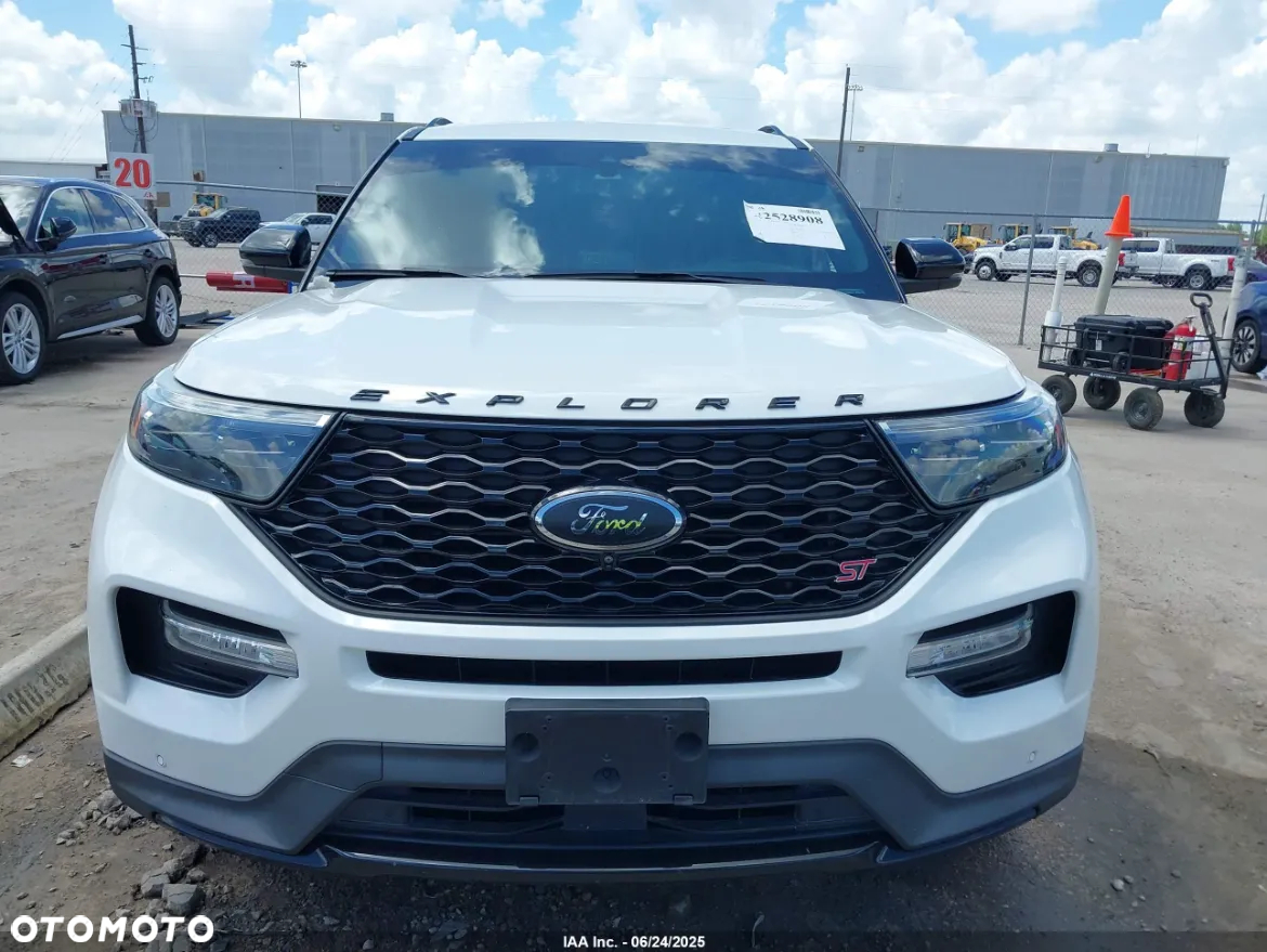 Ford Explorer - 2
