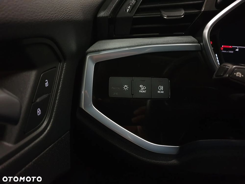 Audi Q3 Sportback 35 TDI quattro S tronic S line - 30