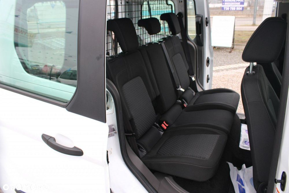 Ford Transit Connect - 18