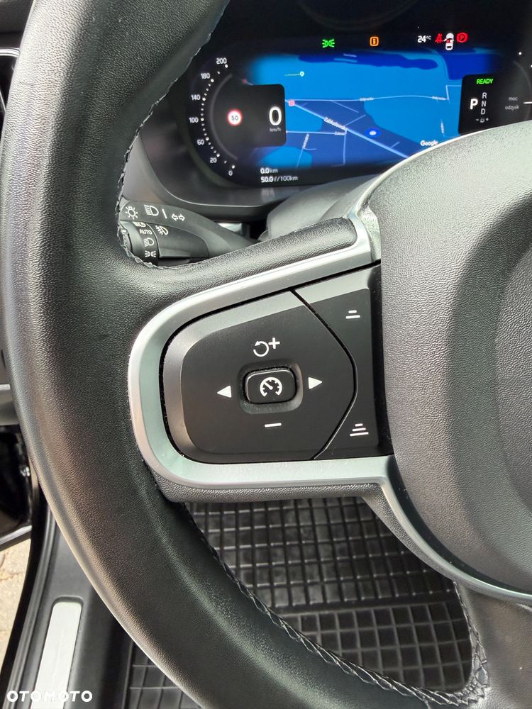 Volvo XC 60 T6 Plug-In Hybrid AWD Core - 11