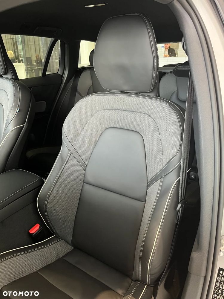 Volvo V60 T6 AWD Plug-In Hybrid Plus Dark - 8