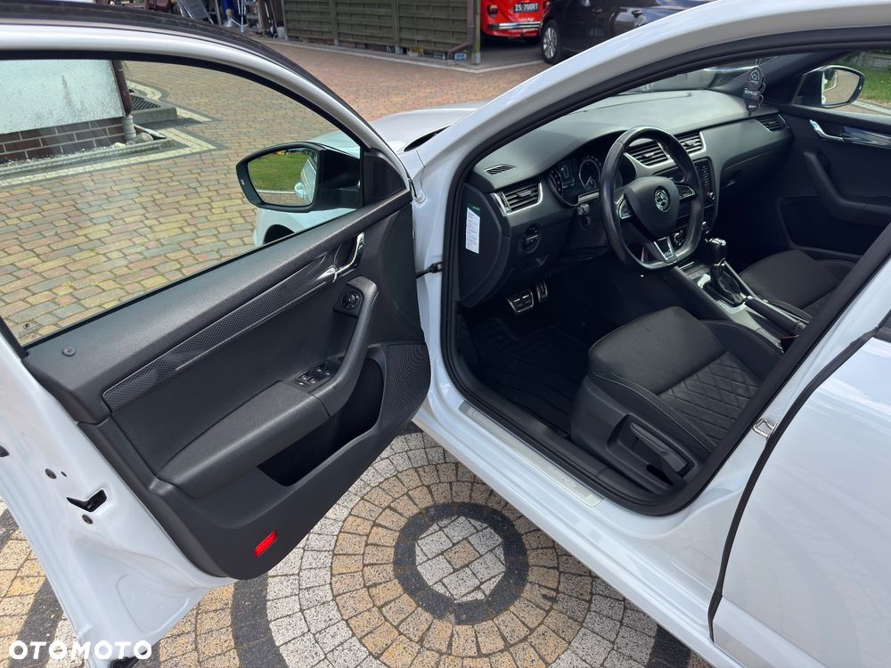 Skoda Octavia 2.0 TDI DSG RS - 31