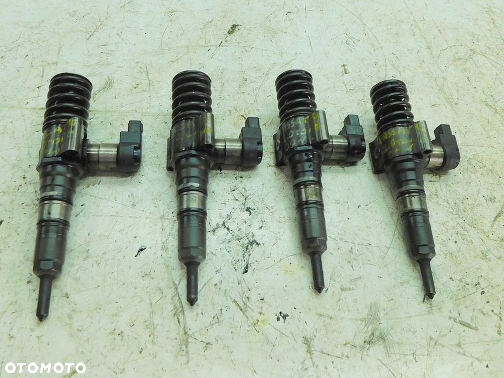 VW PASSAT B6 07r 2.0TDI BMR KOMBI POMPOWTRYSKIWACZ WTRYSK 03G130073T - 2