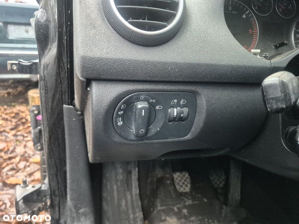 Włacznik świateł halogenów audi a3 8p