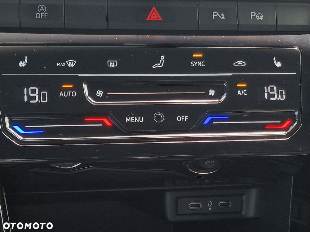 Volkswagen T-Roc 1.5 TSI R-Line DSG - 26