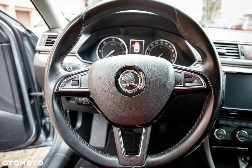 Skoda Superb 2.0 TDI DSG Style - 9