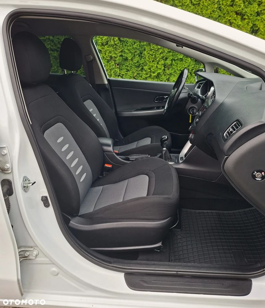 Kia Ceed 1.6 GDI Edition 7 - 10