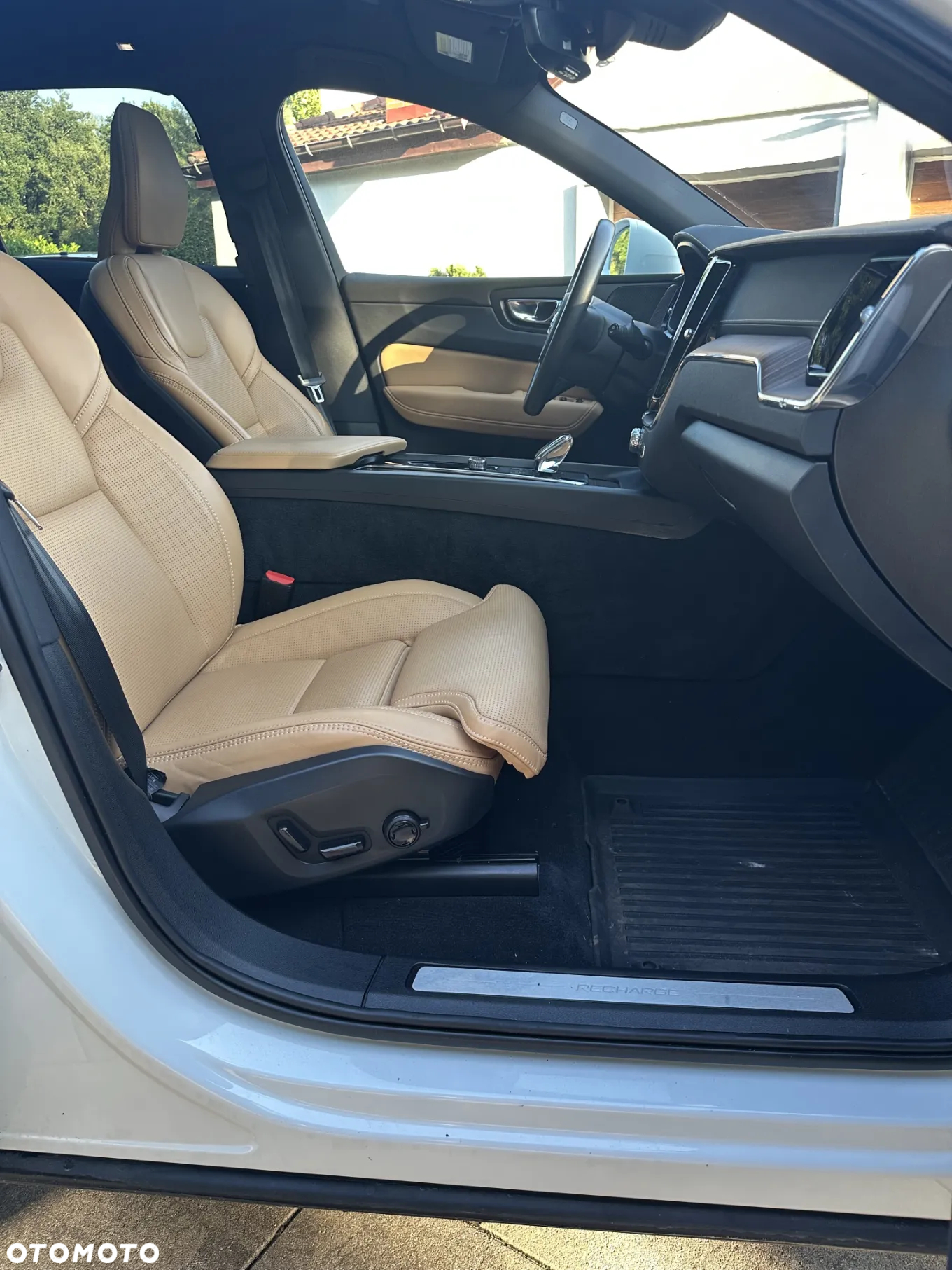 Volvo XC 60 T8 AWD Recharge Geartronic RDesign - 35