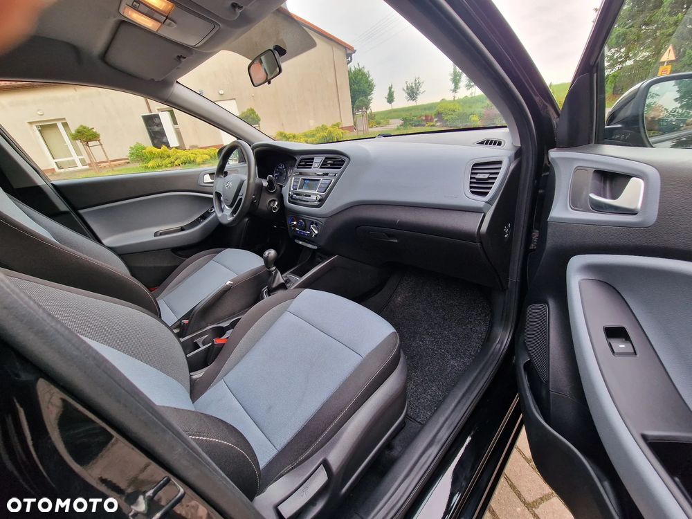 Hyundai i20 blue 1.2 Classic - 8