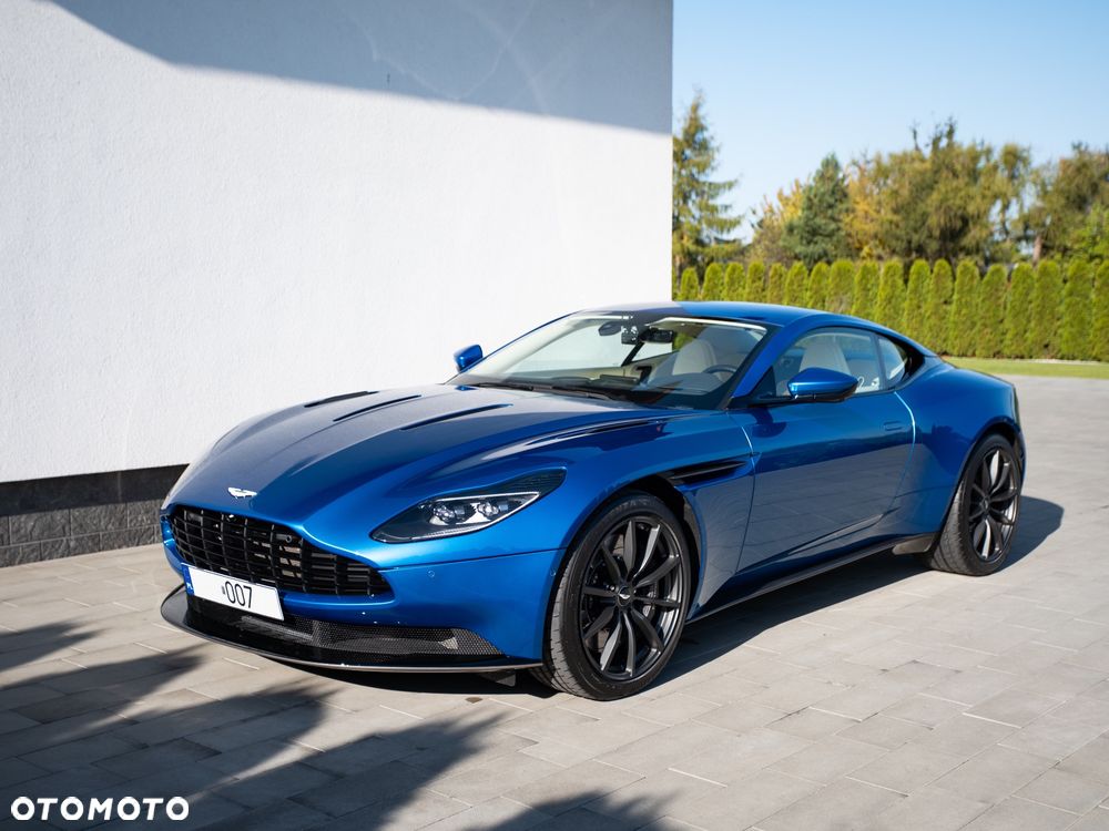 Aston Martin DB11 V12 AMR - 3