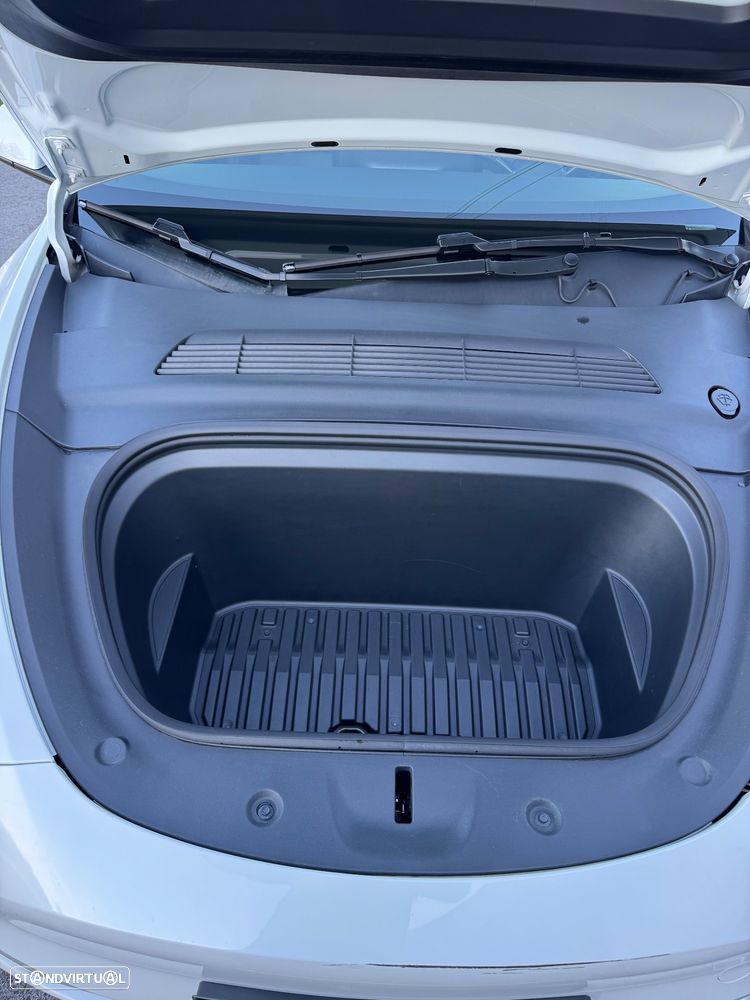 Tesla Model Y RWD - 16