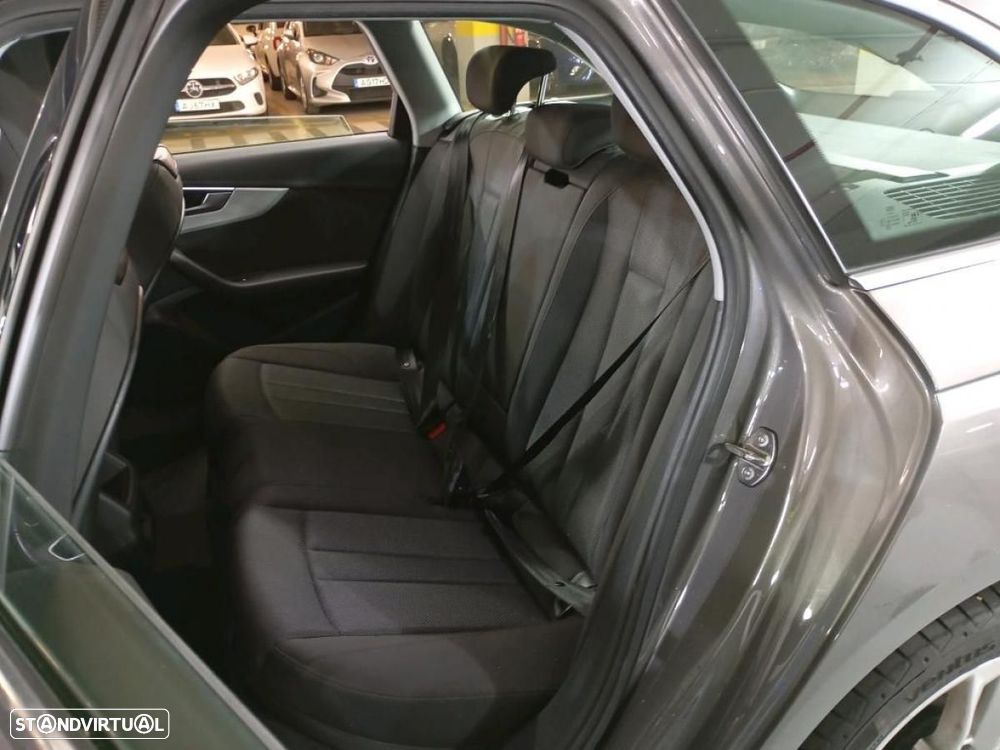 Audi A4 Avant 30 TDI S tronic - 6