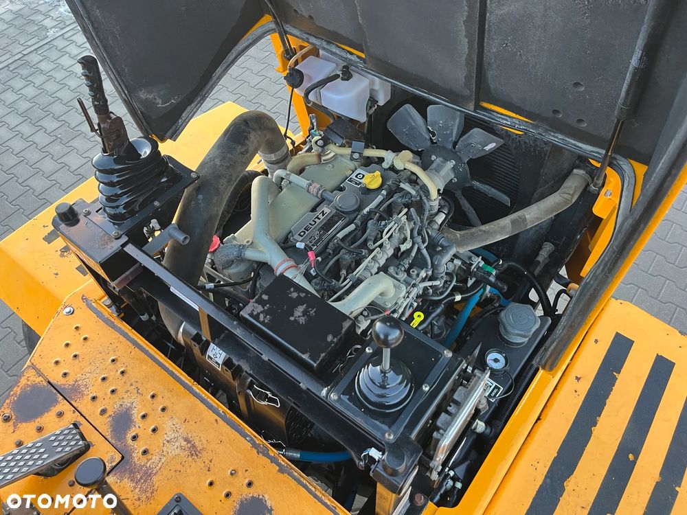 Thwaites Mach 2062 - 15