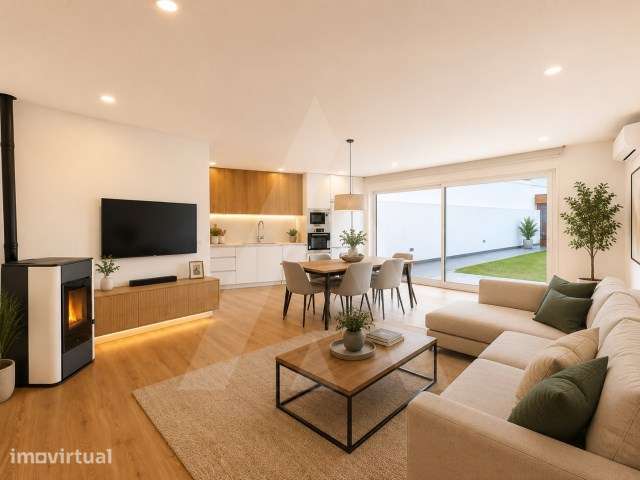 Moradia T3 remodelada a poucos minutos do C. C. Glicínias em Aradas - Grande imagem: 2/14
