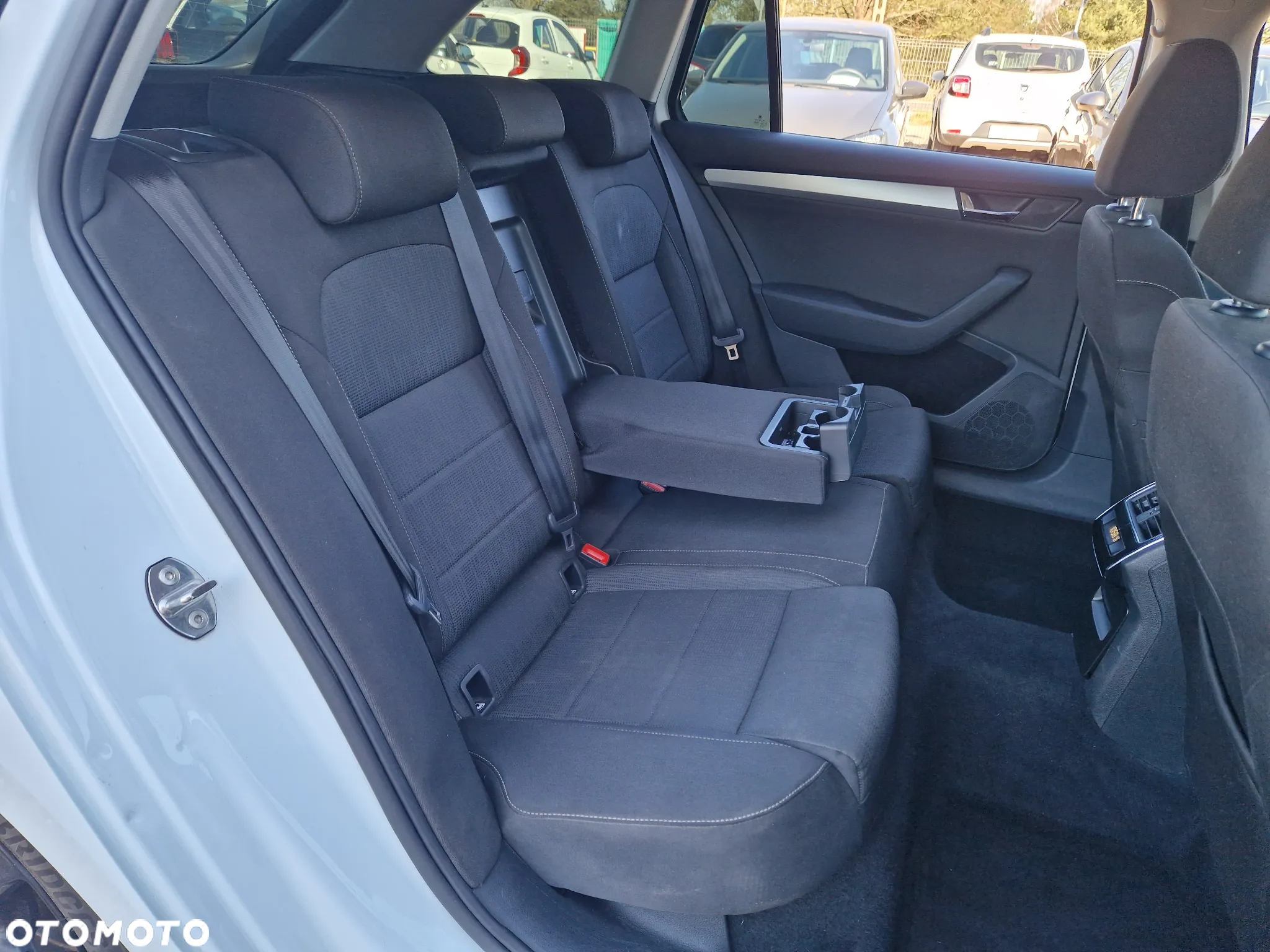 Skoda Superb 2.0 TDI DSG Ambition - 16