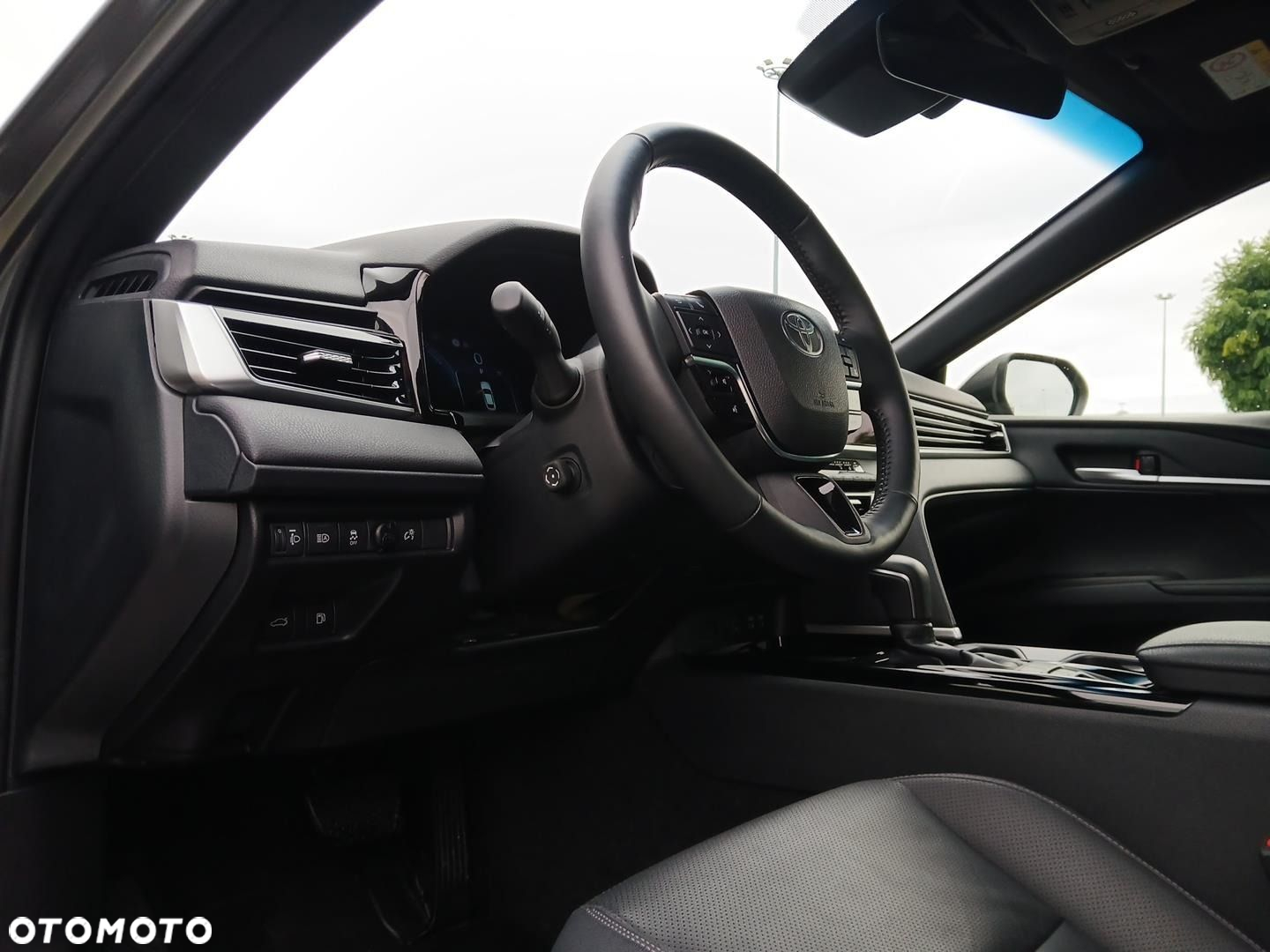 Toyota Camry - 23