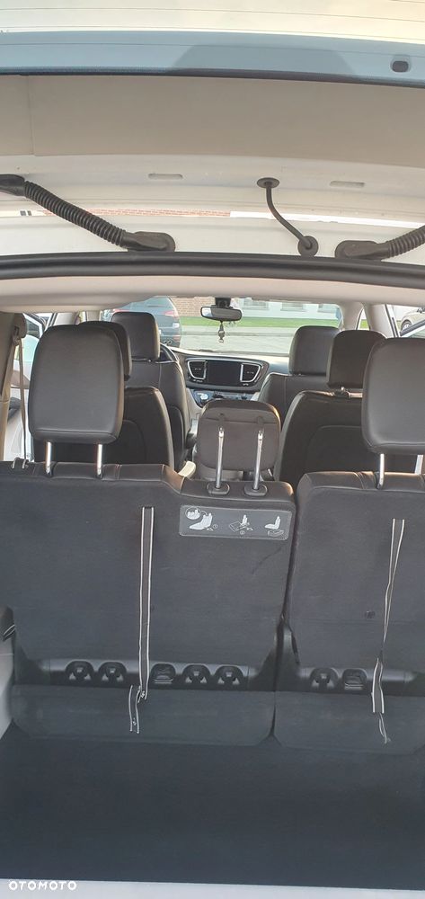 Chrysler Pacifica - 17