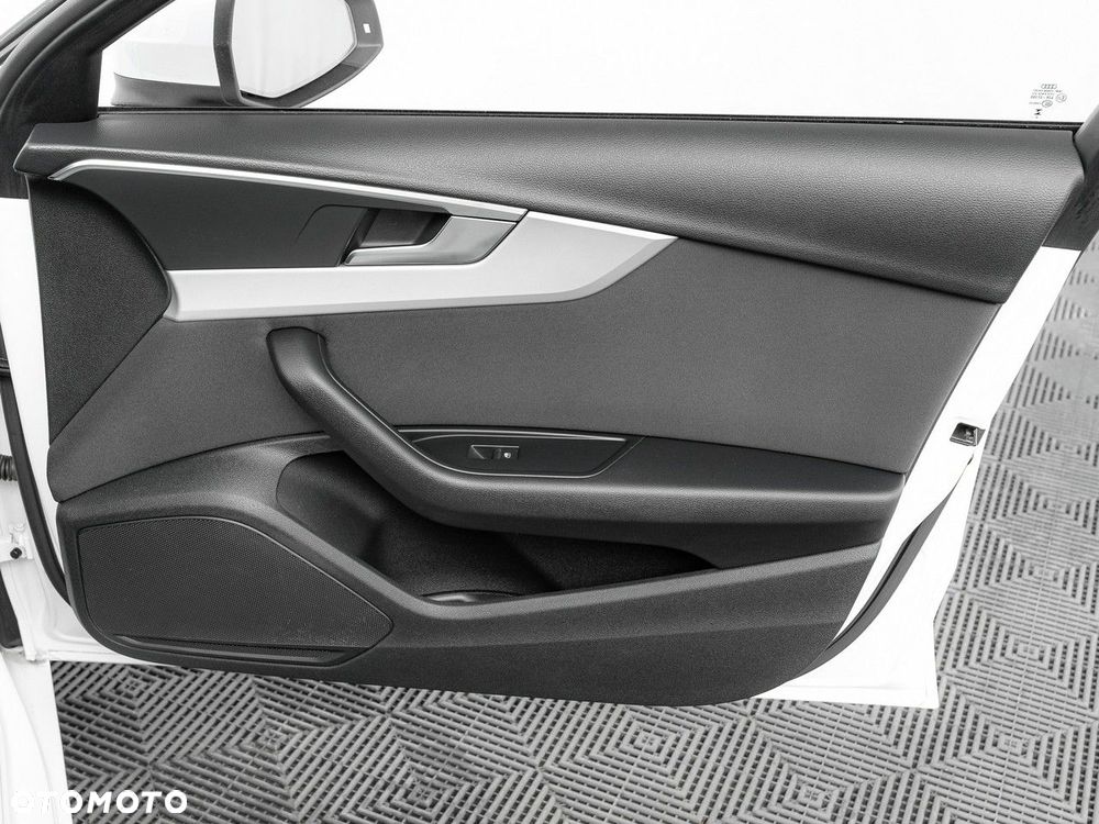 Audi A4 Limousine - 31