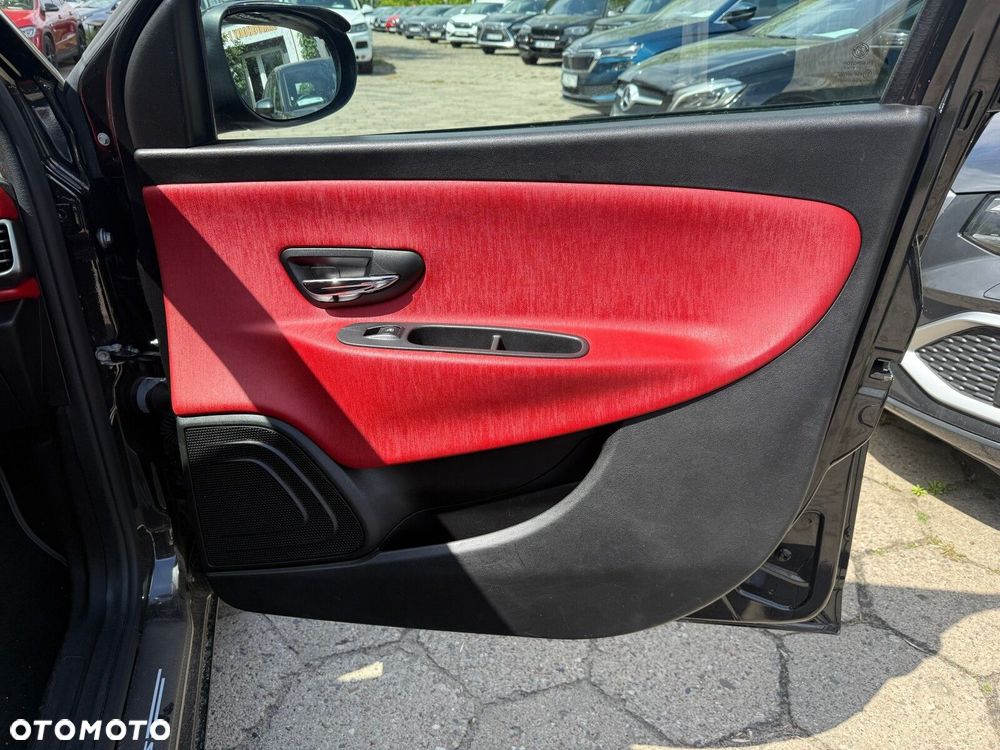 Lancia Ypsilon - 13