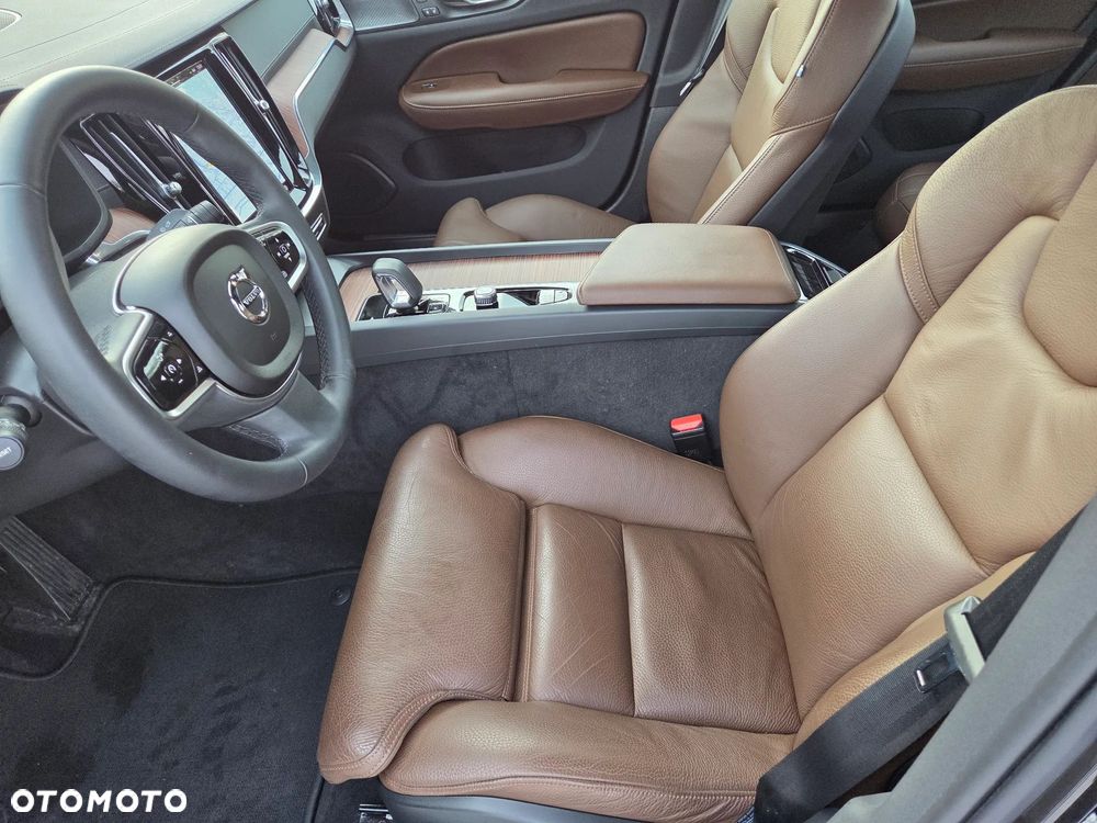 Volvo S60 B5 B AWD Ultimate Dark - 11