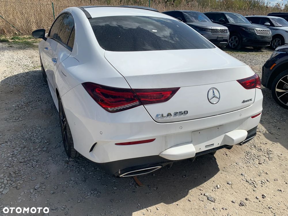 Mercedes-Benz CLA 250 4-Matic 7G-DCT - 9