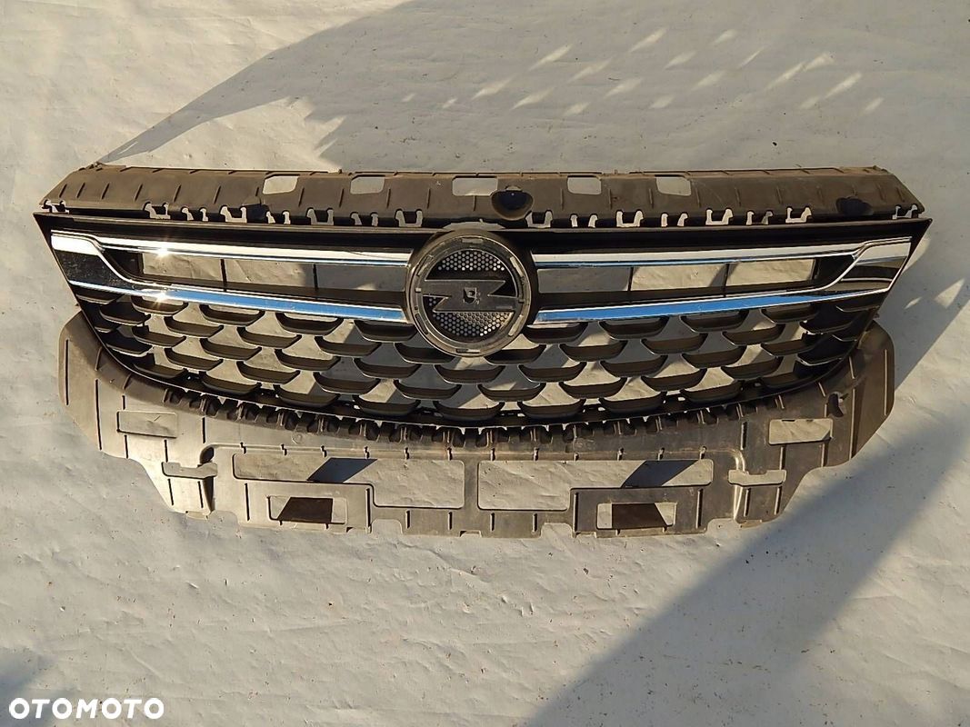 Opel Astra K 2015-21 Atrapa chłodnicy / Grill - 1