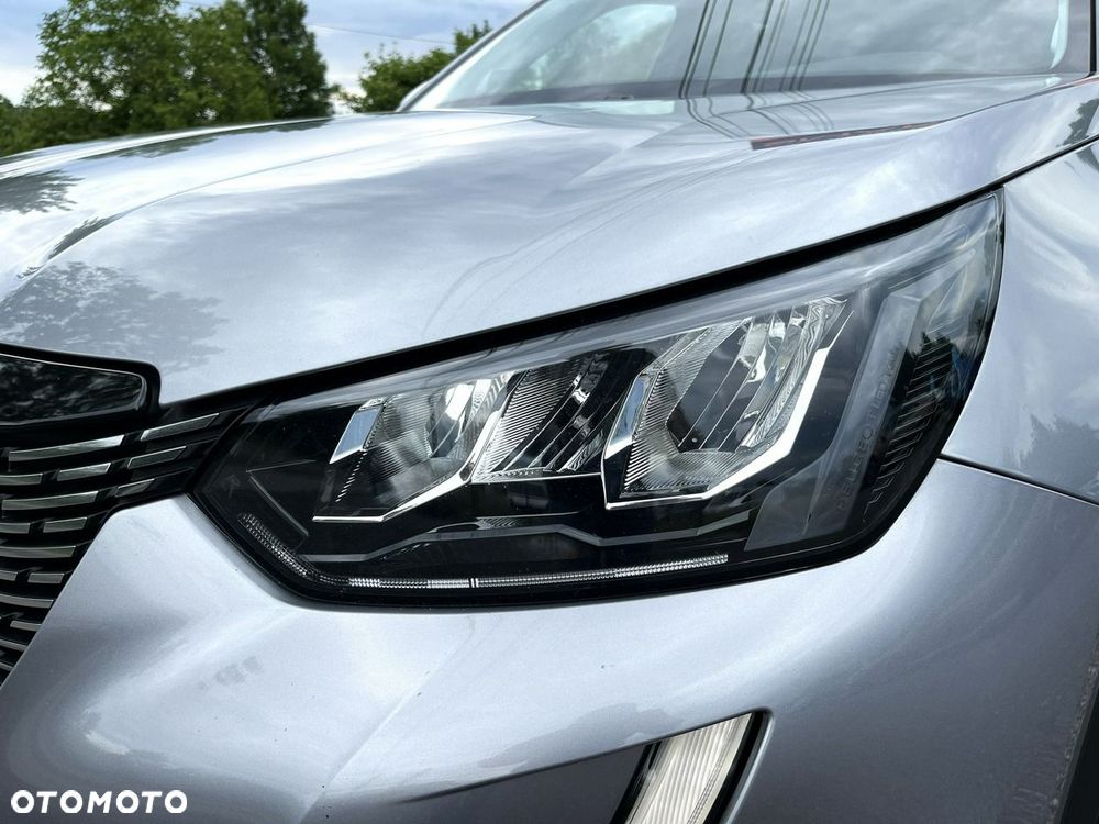 Peugeot 2008 PureTech 130 Allure S&S EAT8 - 26